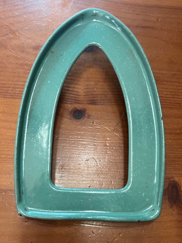 Vintage 7” Flat Enameled Cast Iron Footed Rest/Holder/Trivet