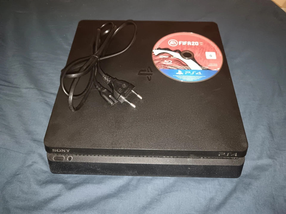 Sony PlayStation 4 Slim, foto 1 di 5