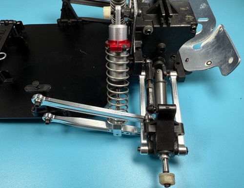 Eslabón de arrastre superior/inferior de aluminio Dhawk JRX2 y puntera trasera en eslabones rojos para JRX2 - Imagen 6 de 7