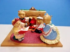 Hallmark 1993 The Bearingers Ornament Set of 5 w Fireplace Tabletop Display IOB