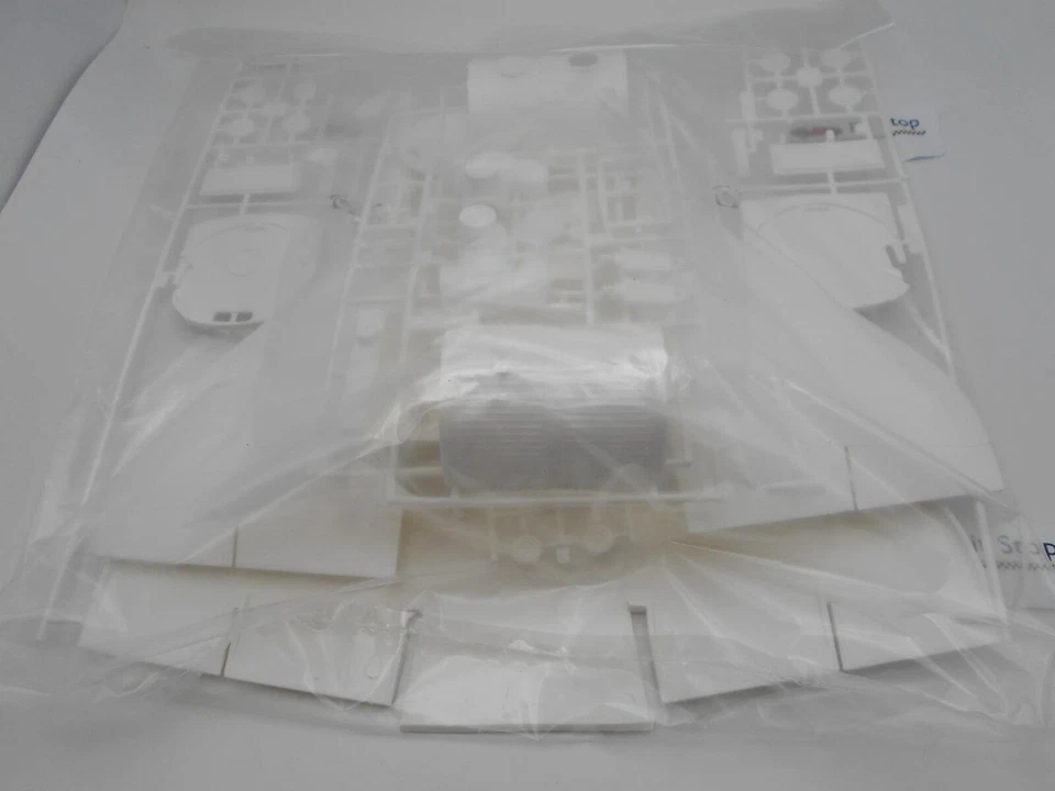 REV05673 by Revell Space Shuttle 1/72 - Immagine 2 di 4