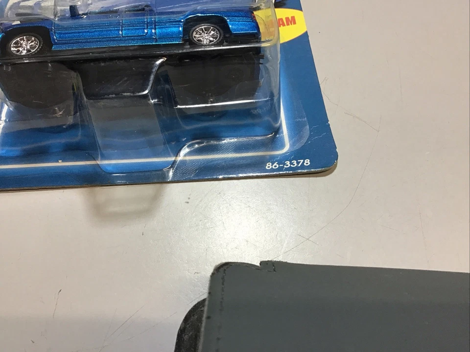 Camión Revell Hot en Dodge Ram personalizado #73 coleccionable para adultos escala 1:64 Foto 2 de 4