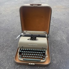 1957 Remington Quiet Riter Manual Green Vintage Metal Typewriter w/ Case WORKS thumbnail