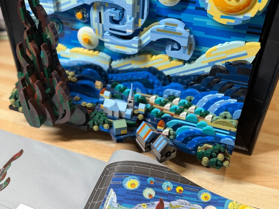 LEGO Ideas 21333 The Starry Night, photo 3 of 5