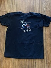 Moose Knuckles Hockey Fight Graphic Logo Short Sleeve Black T-Shirt Men's XL