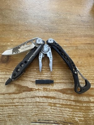Leatherman Skeletool CX Multitool Plain Edge Satin Blade 154CM Steel Engraved