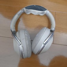 Sony WH-1000XM2 Wireless Noise Cancelling Over the Ear Headphones Black