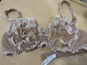 Lise Charmel, 34D Bra Ref: Dressing Floral, Swarovski - Nude & White colour