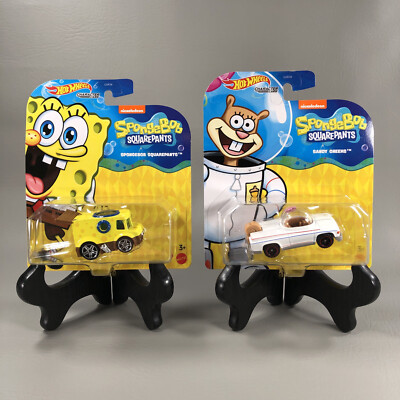 2021 Hot Wheels Disney Character Cars Spongebob Squarepants & Sandy Cheeks 1:64
