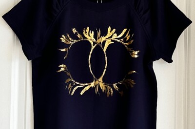NWT $1200 FABULOUS CHANEL 18C 2018 RUNWAY NAVY GOLD CC TOP SHIRT