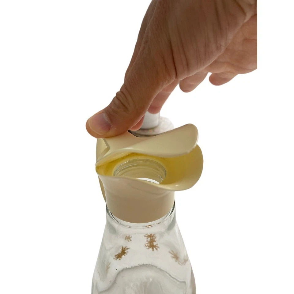 Vintage Clear Glass Log Cabin Yellow Starburst Syrup Honey Dispenser MCM - Image 3 of 4