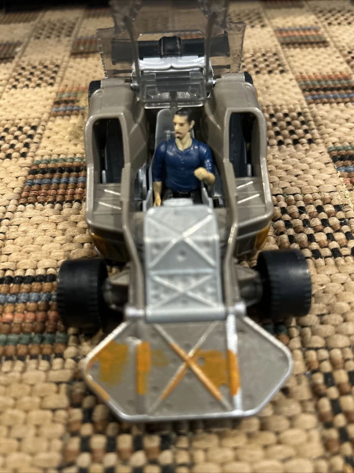 Coche abatible suelto Mattel Fast and Furious escala 1/55 con figura 2016 excelente estado... Foto 3 de 4