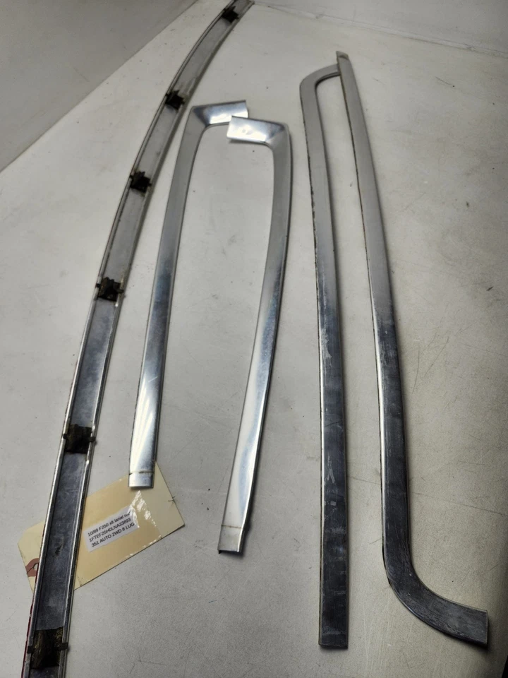 Juego de molduras exteriores para parabrisas Bronco 1980-1991 Ford F-150, F-250, F-350 80-91 Foto 4 de 4