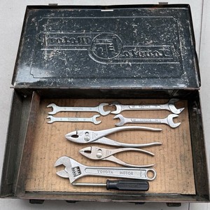 Vintage TOYOTA MOTOR Toolbox Angle Wrench Pliers Screwdriver Car Tool Set