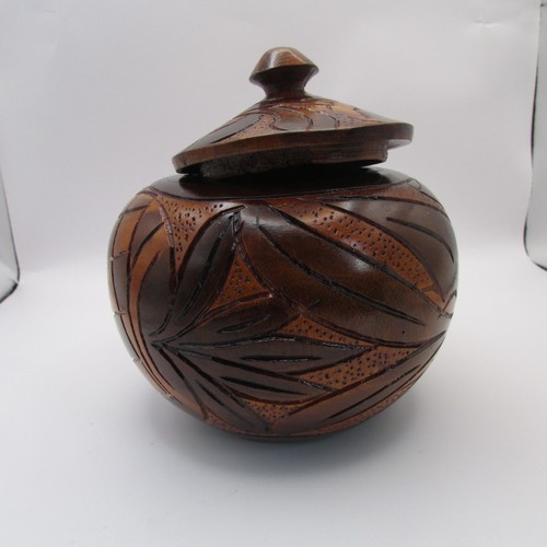 Vintage Handcrafted Wooden Jar, Garlic Canister, Fish Carved Motif With Lid - Picture 10 of 16