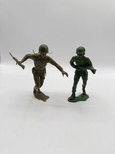 Vintage Large Plastic WWII Army Men Soldiers 5-6  Unmarked Lot Of 2