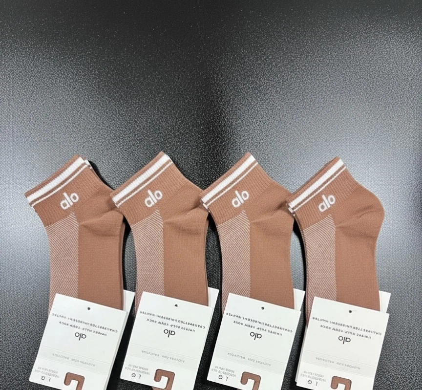 NUEVO CON ETIQUETAS 4 pares de calcetines Alo Yoga marrón blanco - unisex calcetines tobilleros retro talla L Foto 2 de 4