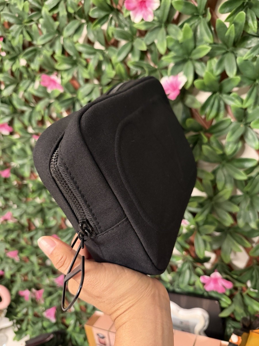 VALENTINO ブラック ケース Valentino Beauty Black Dopp Case travel Pouch cosmetic toiletry