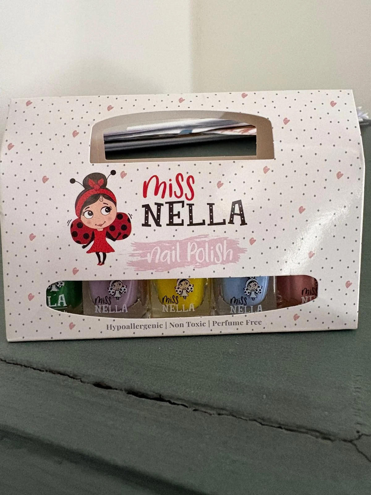 Miss Nella Set Peel Off Nagellak - 5x4ml
Opens in a new window or tab