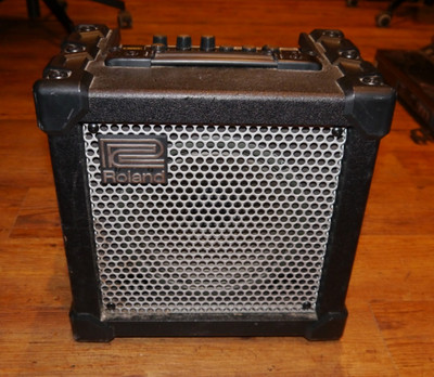 ROLAND CUBE 15XL Gitarren Verstärker