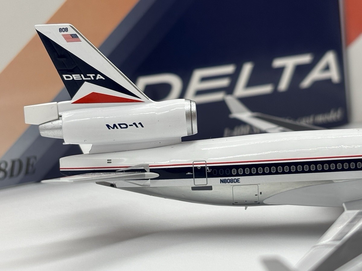 Delta Air Lines MD-11 Reg: N808DE PandaModels 62428 Scale