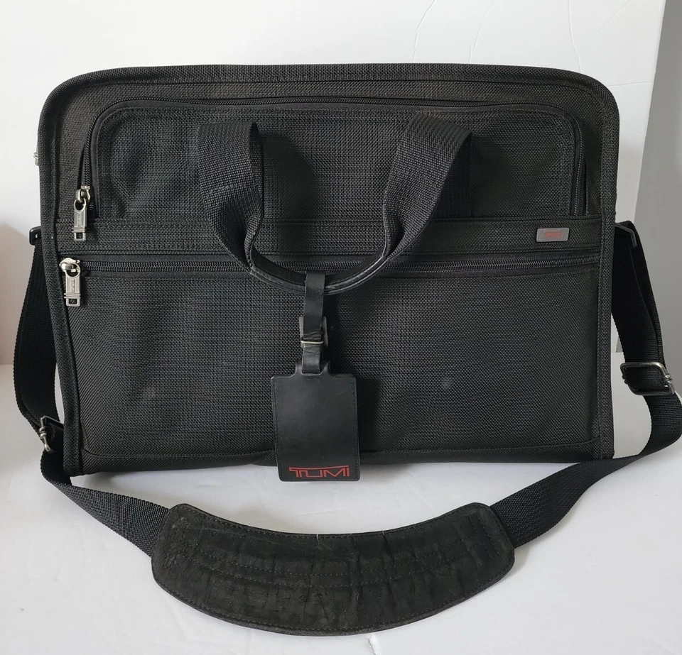 TUMI 26011D4 BUSINESS Bolso Delgado MALETÍN, BOLSO DE HOMBRO NYLON Mensajero NEGRO ¡GUC! Foto 2 de 4