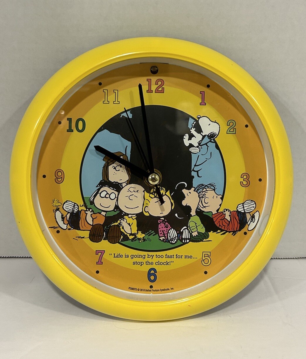 The Original Peanuts Gang Sound Clock-works