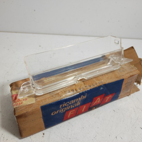 TRASPARENTE FANALINO TARGA FIAT 126 - 126 PERSONAL ORIGINALE 4249929 - Foto 5 di 6