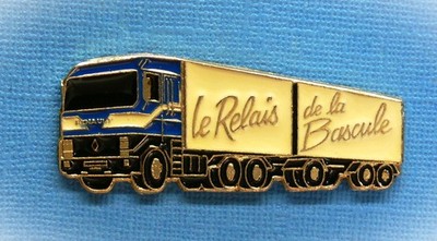 1 PINS / LKW ANHÄNGER '' RENAULT MAGNUM AE 500 '' '' DAS RELAIS DER WIPPE ''
