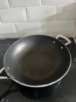 Le Creuset gehärtete Antihaft-Fratpfanne/Wok 30 cm beschädigt siehe Bilder