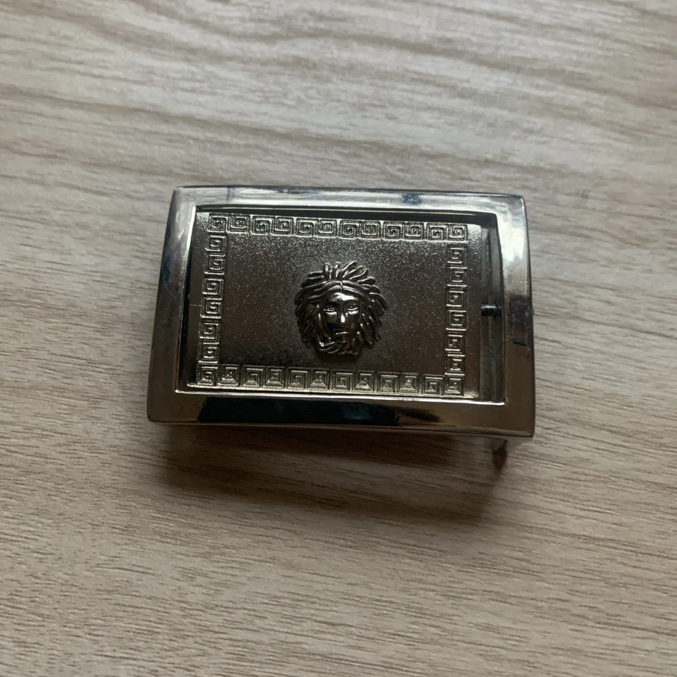 hebilla de cinturón versace viene con par gratis de los de la fuerza aérea Foto 2 de 4