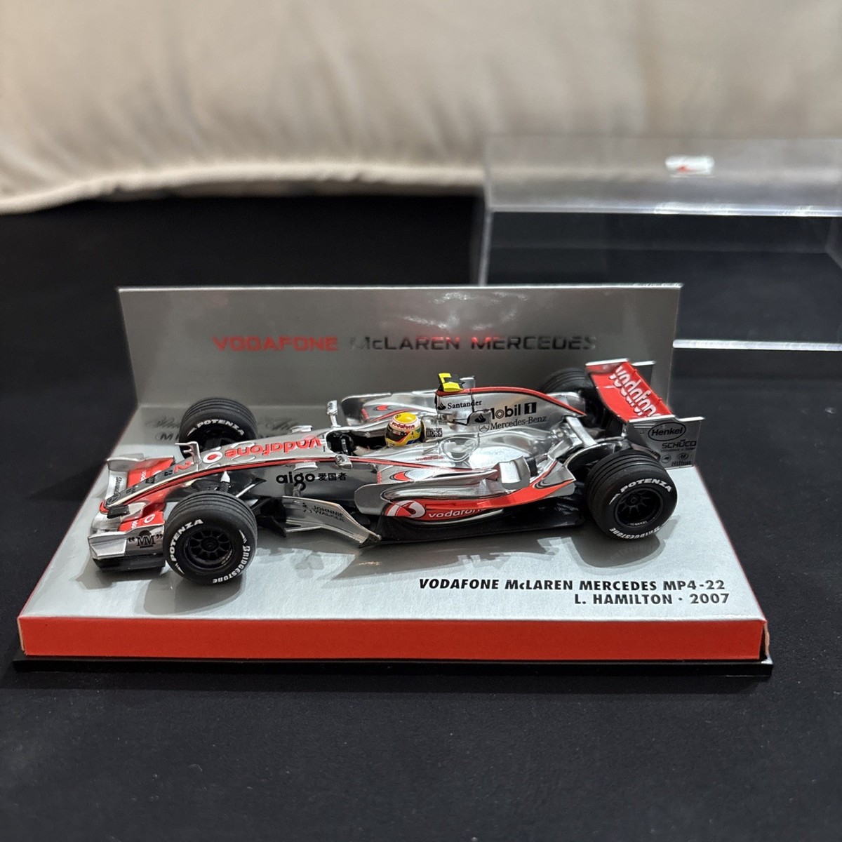 Minichamps 1:43 Lewis Hamilton McLaren Mercedes MP4-22 F1 2007