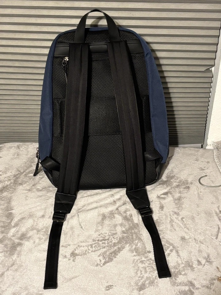 Auténtica Mochila de Cuero Valentino by Mario Azul Oscuro/Plateado/Negro Excelente Foto 3 de 4