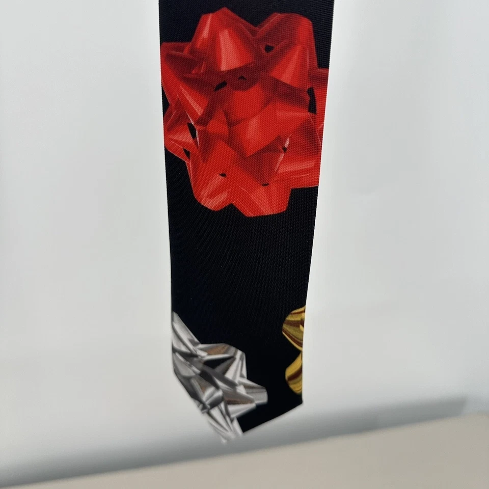 Corbata navideña tejida estampada negra con lazos sello Navidad Foto 3 de 4