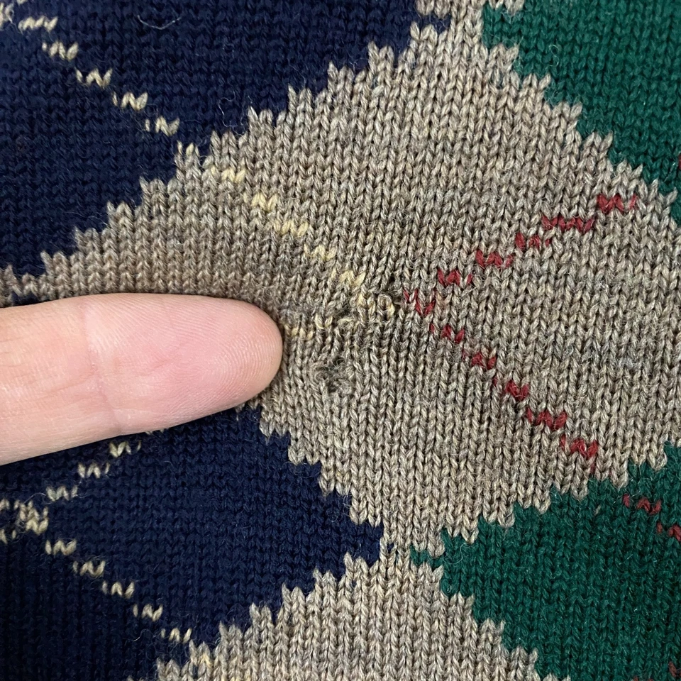 Vintage Abercrombie & Fitch Sweater Vest size Medium Argyle Preppy Wool Grandpa - Image 2 of 4