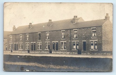 POSTKARTE UNBEKANNT HAUSREIHE RPPC ECHTFOTO
