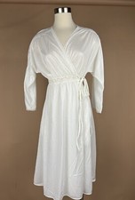 Vintage Womens Size Small White 3/4 Length Sleeve Nylon Robe With Lace