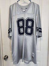 Dez Bryant Rookie Cards and Autograph Memorabilia Guide 19