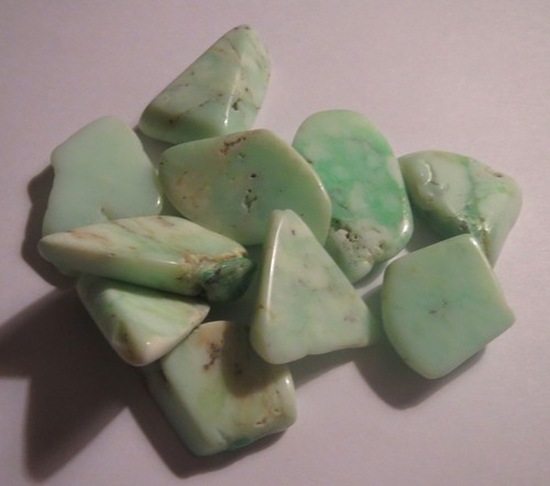 BEAUTIFUL RARE MINT GREEN TURKISH OPAL NATURAL TUMBLED CRYSTAL - Picture 4 of 5