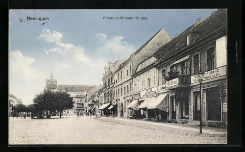 Neuruppin, Geschäfte in der Friedrich-Wilhelm-Straße, Ansichtskarte 1916  - Bild 1 von 2