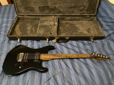 1985 KRAMER STRIKER ST200  BLACK W/ TCL Case