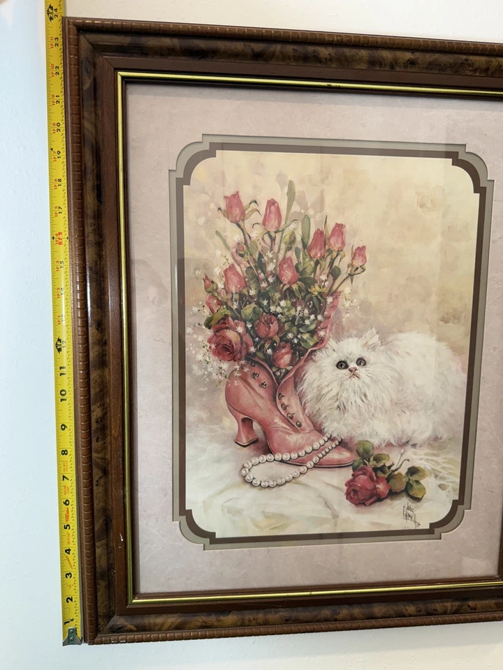 Impresión de gato persa vintage de Julia Crainer con rosas en bota arte de pared victoriano Foto 3 de 4