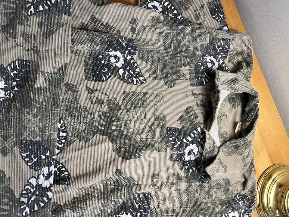 Men’s Floral Corduroy Button-Up Shirt - Size XL - Image 3 of 4