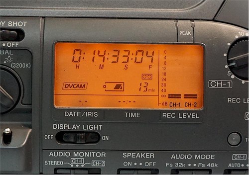 Sony DSR-200 DVCAM Digital Camcorder Super Steady Shot 3CCD *FOR PARTS/REPAIR!* - Picture 12 of 12