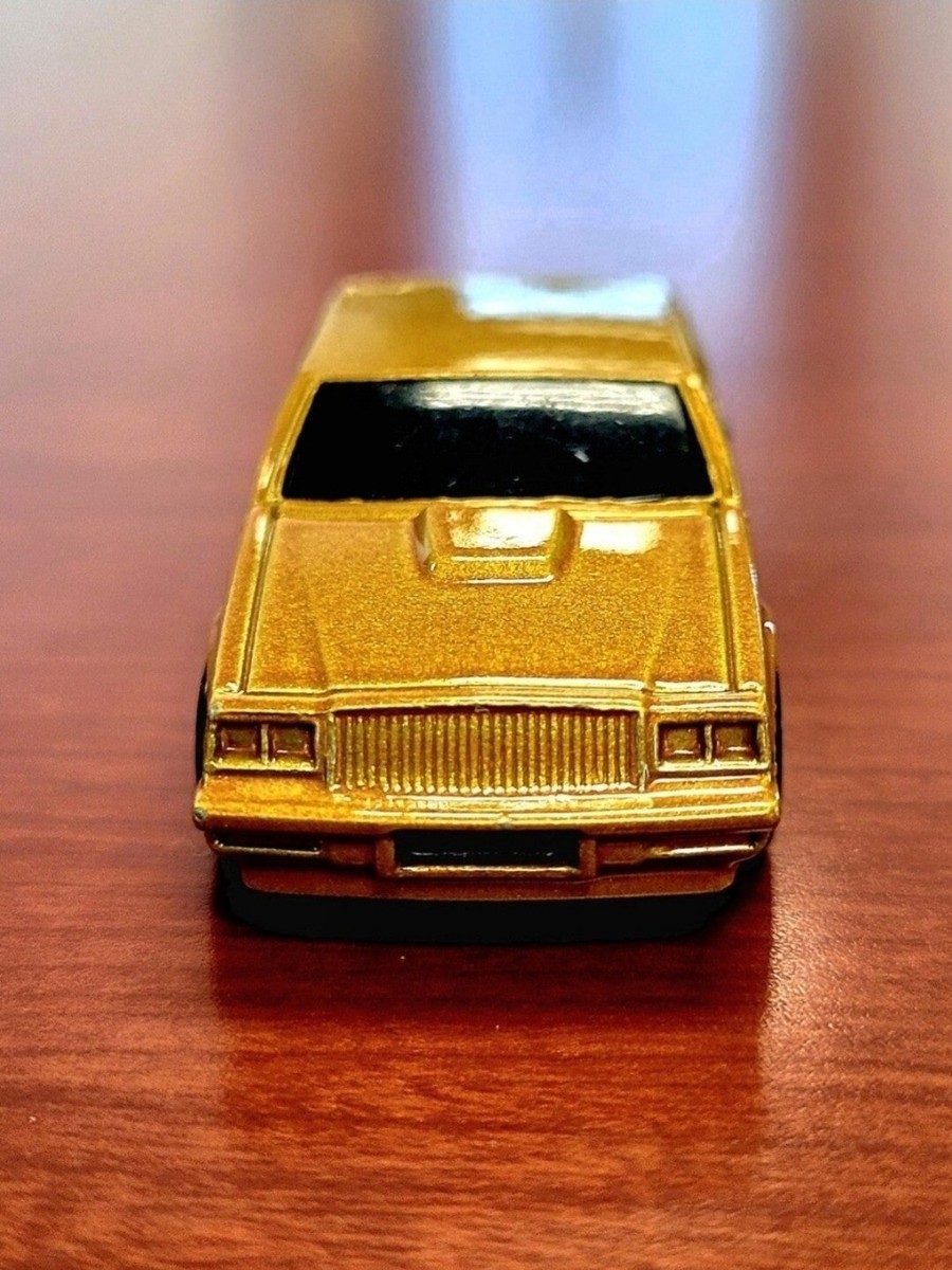 GOLD BUICK GRAND NATIONAL TEAM ENGINE REVEALERS HOT WHEELS