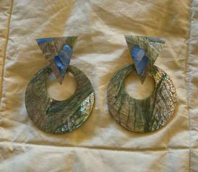 Crackle Shell Hoop Earrings, J0051. 2.0'' Diameter. Large