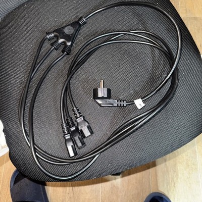 Inline Kaltgerätekabel-Splitter 1:3 max.4000W