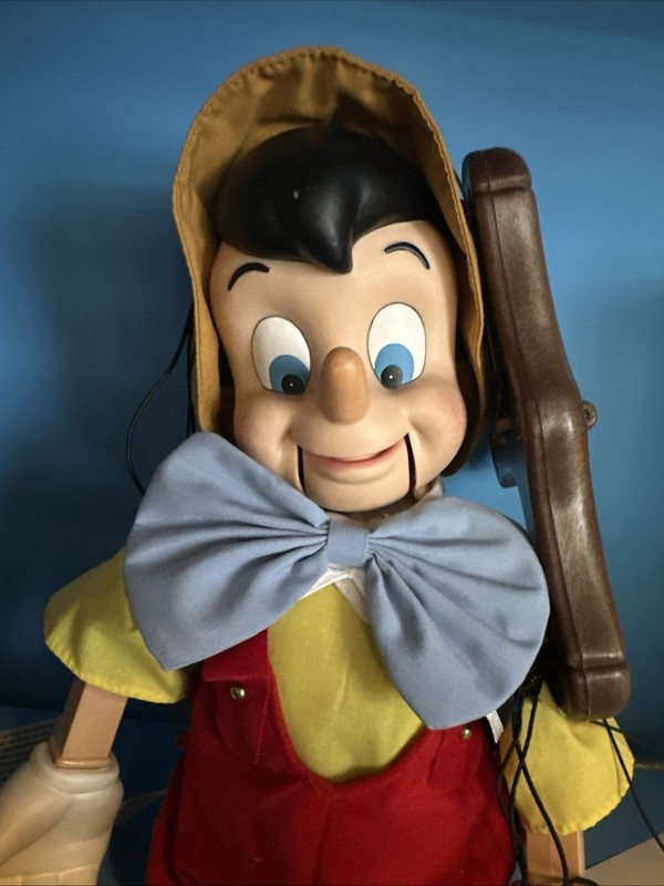 Singing DISNEY PINOCCHIO MARIONETTE MASTER REPLICAS PUPPET - Not Tested