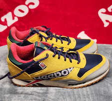 Reebok Classic Men  s 6 Yellow Navy Suede Gum Sole Retro Sneakers