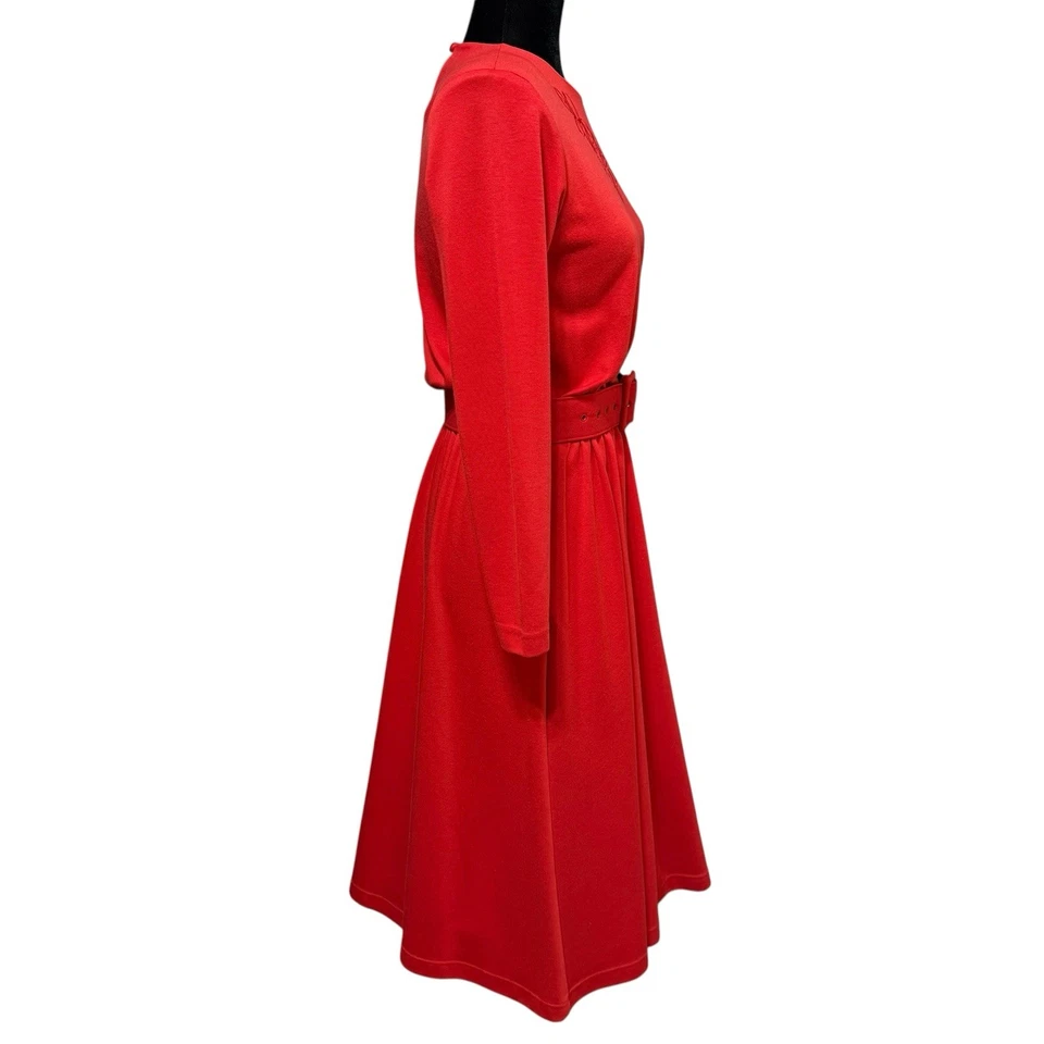 Vestido Orvis Rojo Vintage Cinturón Floral Bordado Hombreras Pequeño Hecho en EE. UU. Foto 2 de 4